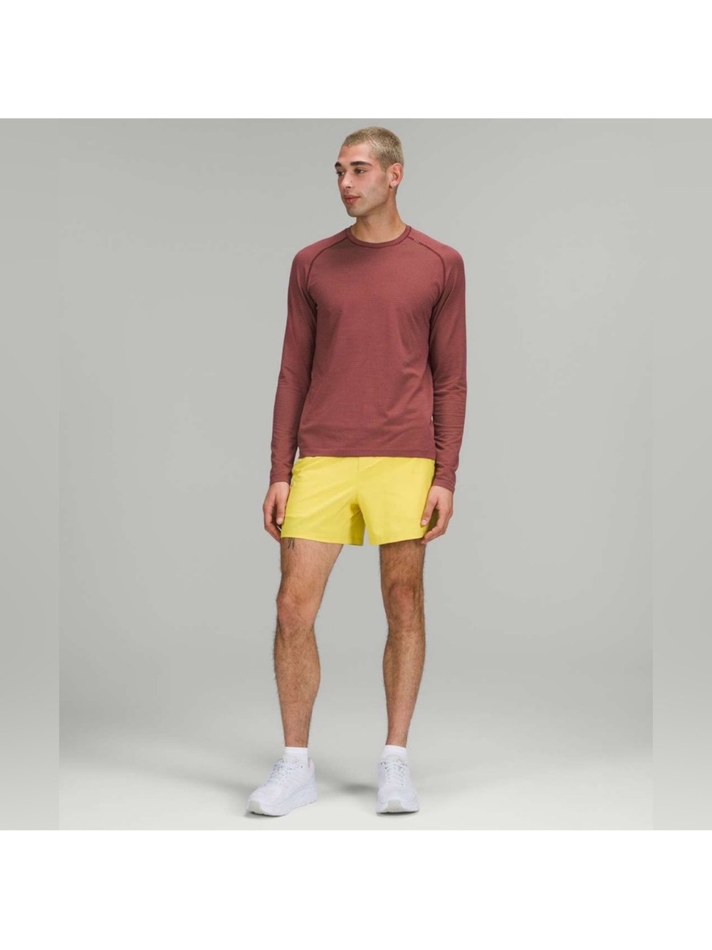 Lululemon Metal Vent Tech
Long Sleeve Shirt 2.0 size large red brick color